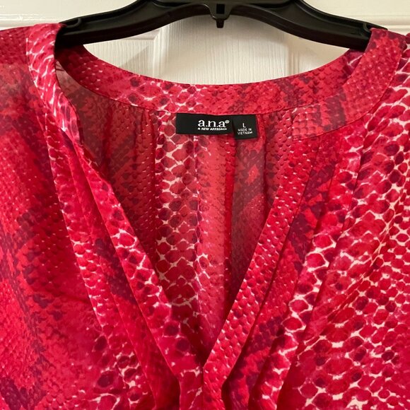 a.n.a. Women's L - Lightweight top - half sleeves - Great over a white tank! - Picture 2 of 11